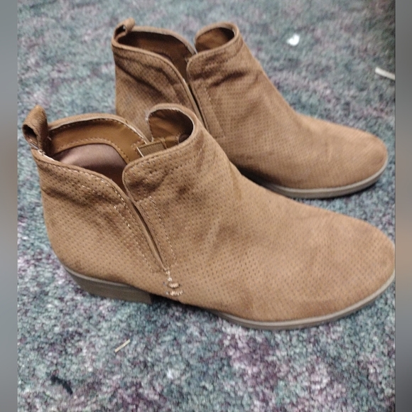 Never worn universal thread co. Taupe/brown slip on booties - Picture 13 of 16